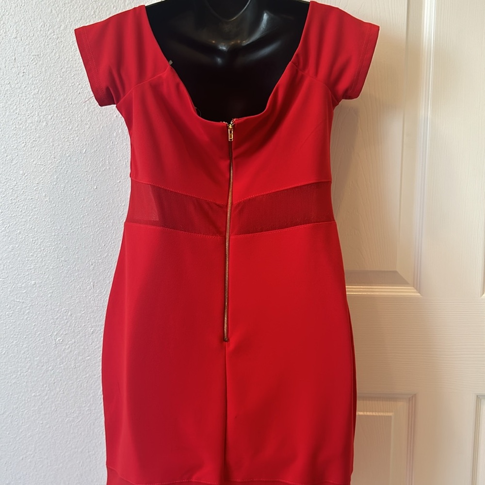 RED DRESS - Picture 5 of 5